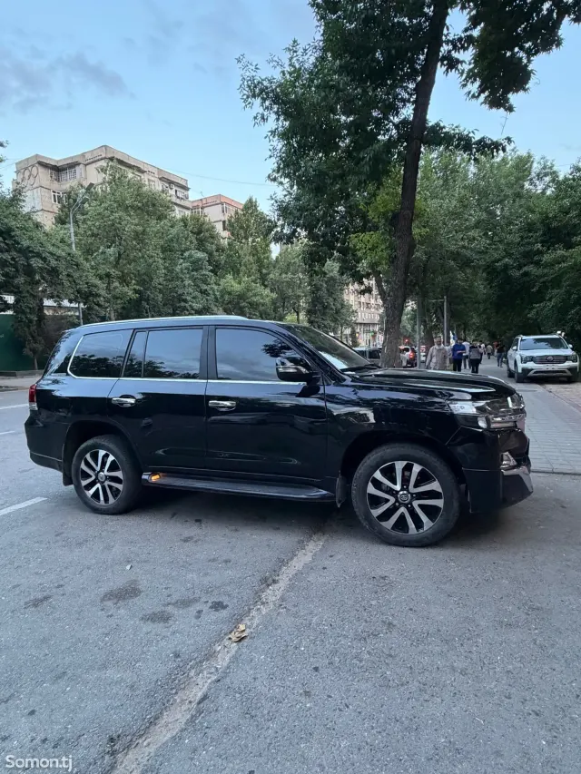 Toyota Land Cruiser 2014 · 4.7 AT