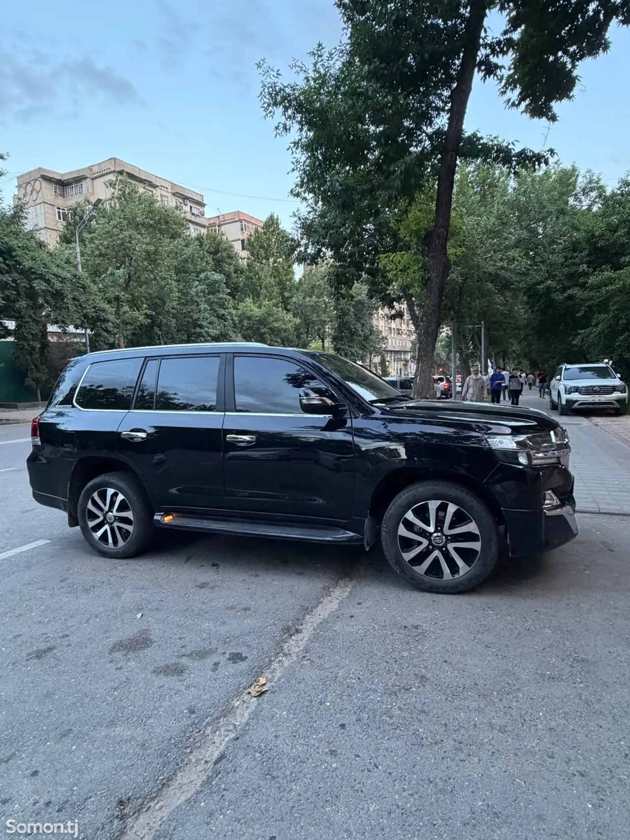 Toyota Land Cruiser 2014 · 4.7 AT