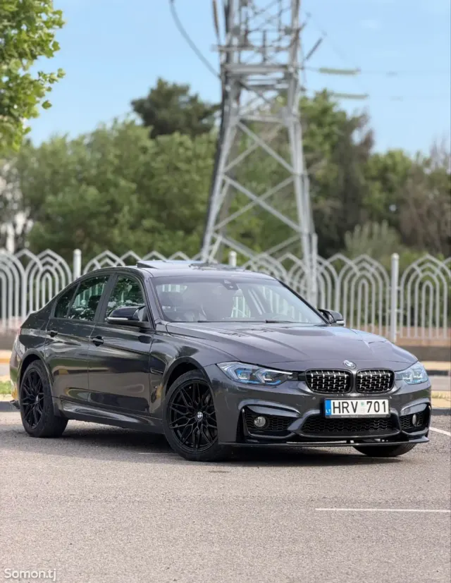 BMW 3 series 2017 · 5.2 AT