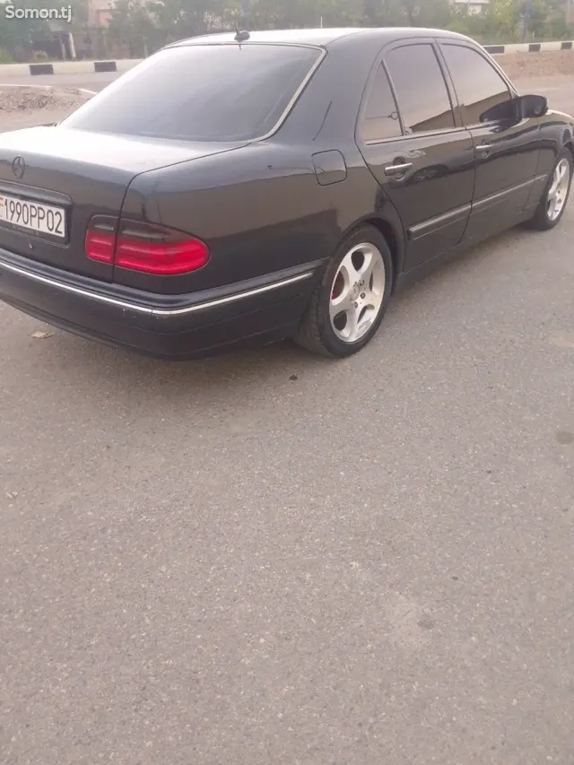 Mercedes-Benz E class 2001 · 2.4 AT