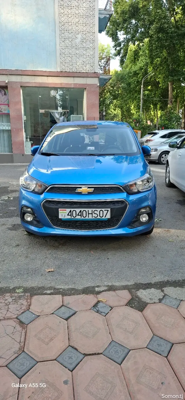 Chevrolet Spark 2016 · 1.0 AT