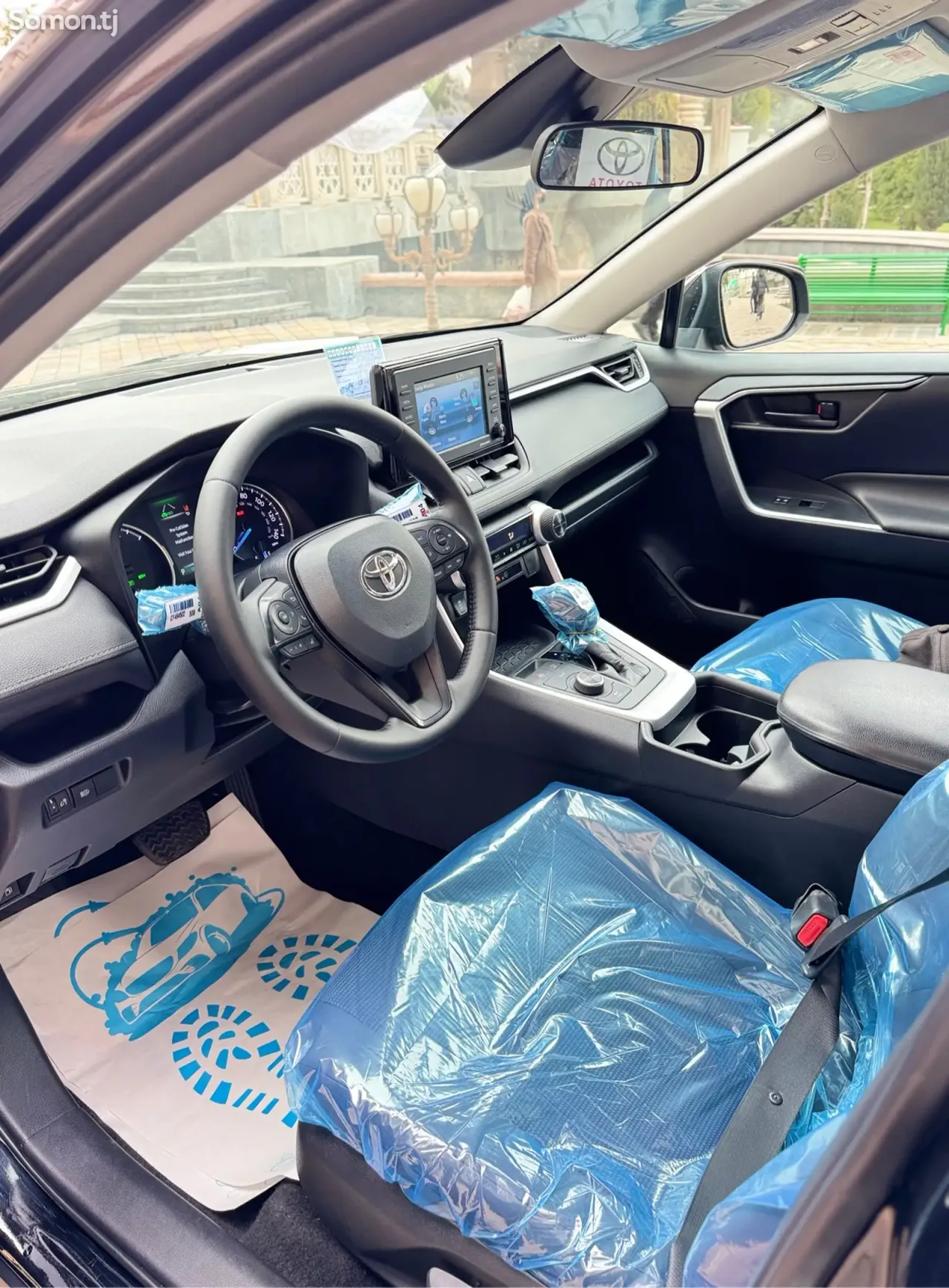 Toyota RAV 4 2021 · 2.5 AT