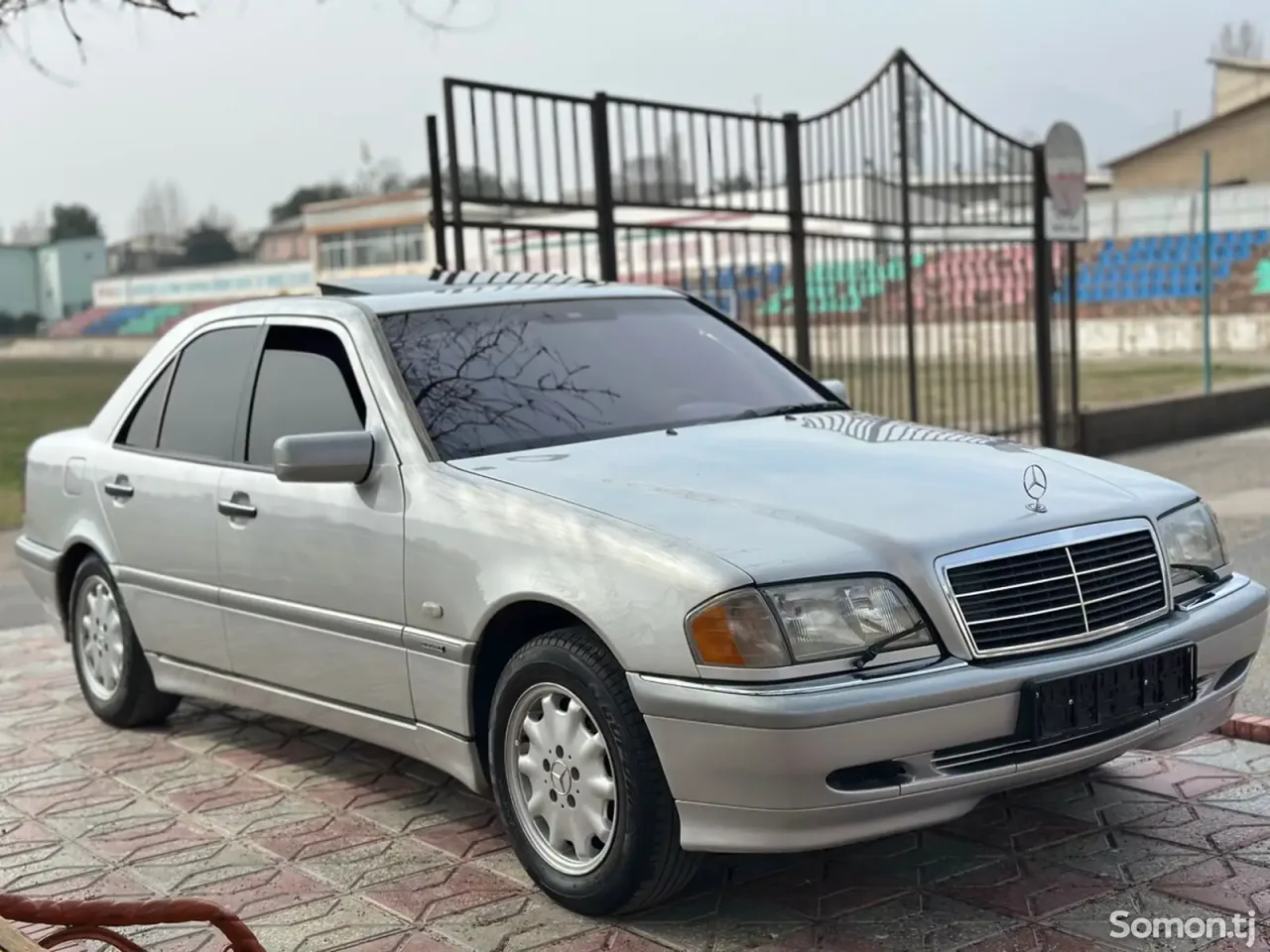 Mercedes-Benz C class 1999 · 2.4 AT