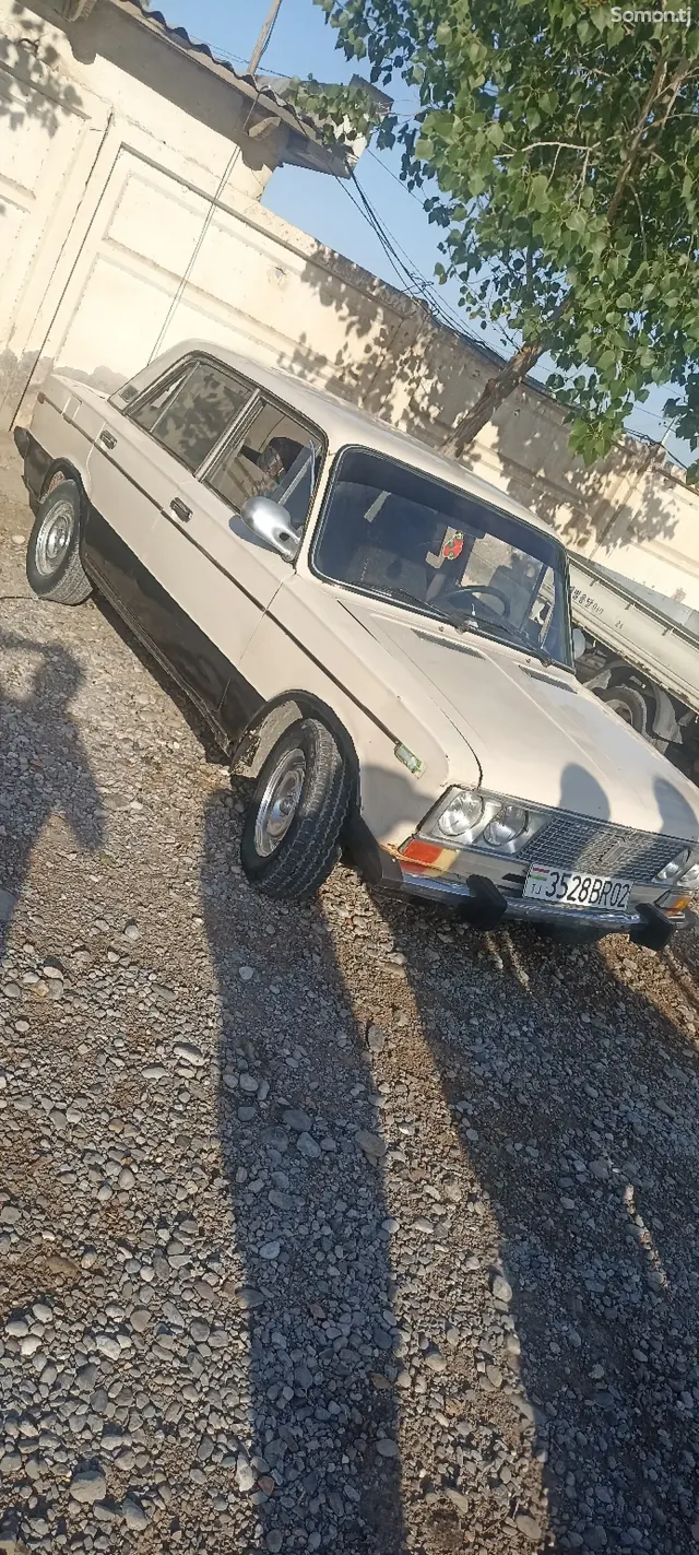 Lada (ВАЗ) 2106 1986 · 0.6 MT