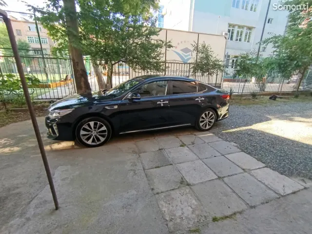 Kia K5 2016 · 2.0 AT