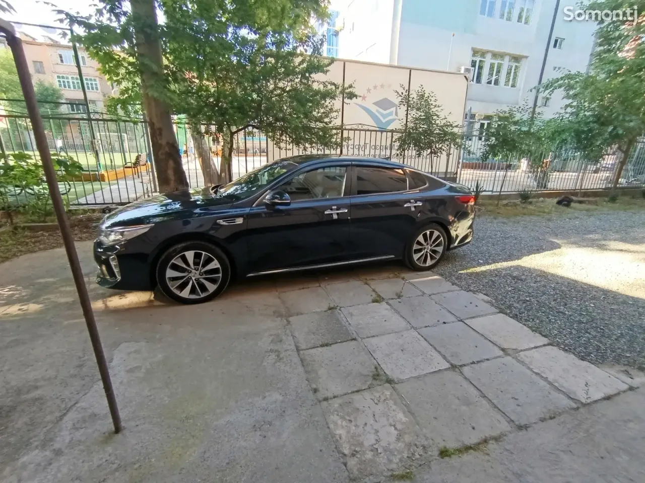 Kia K5 2016 · 2.0 AT