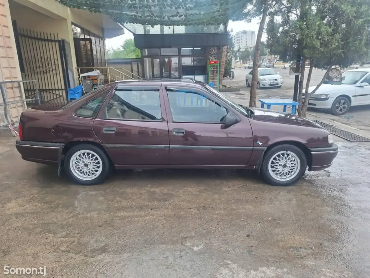 Opel Vectra A 1995 · 1.6 MT