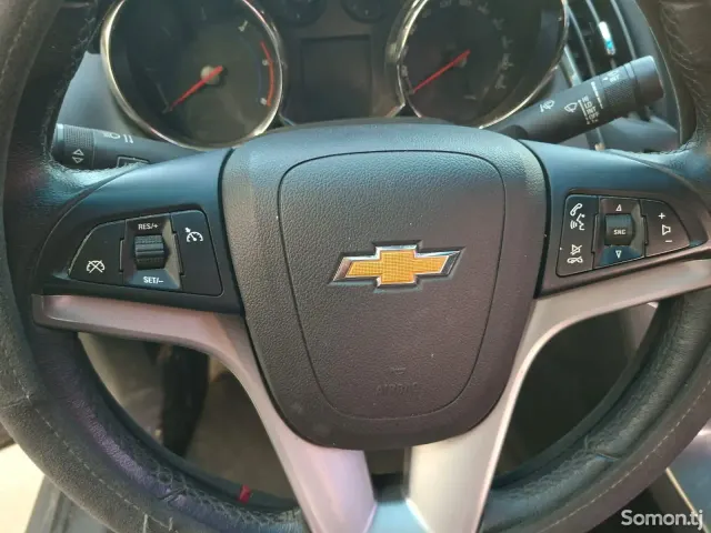 Chevrolet Cruze 2015 · 1.7 AT