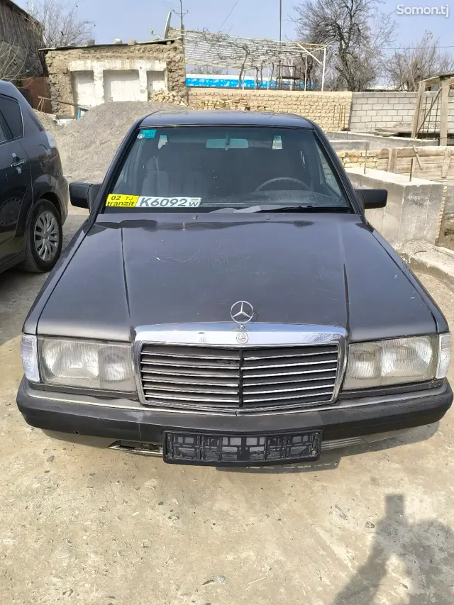 Mercedes-Benz W201 1989 · 1.8 MT