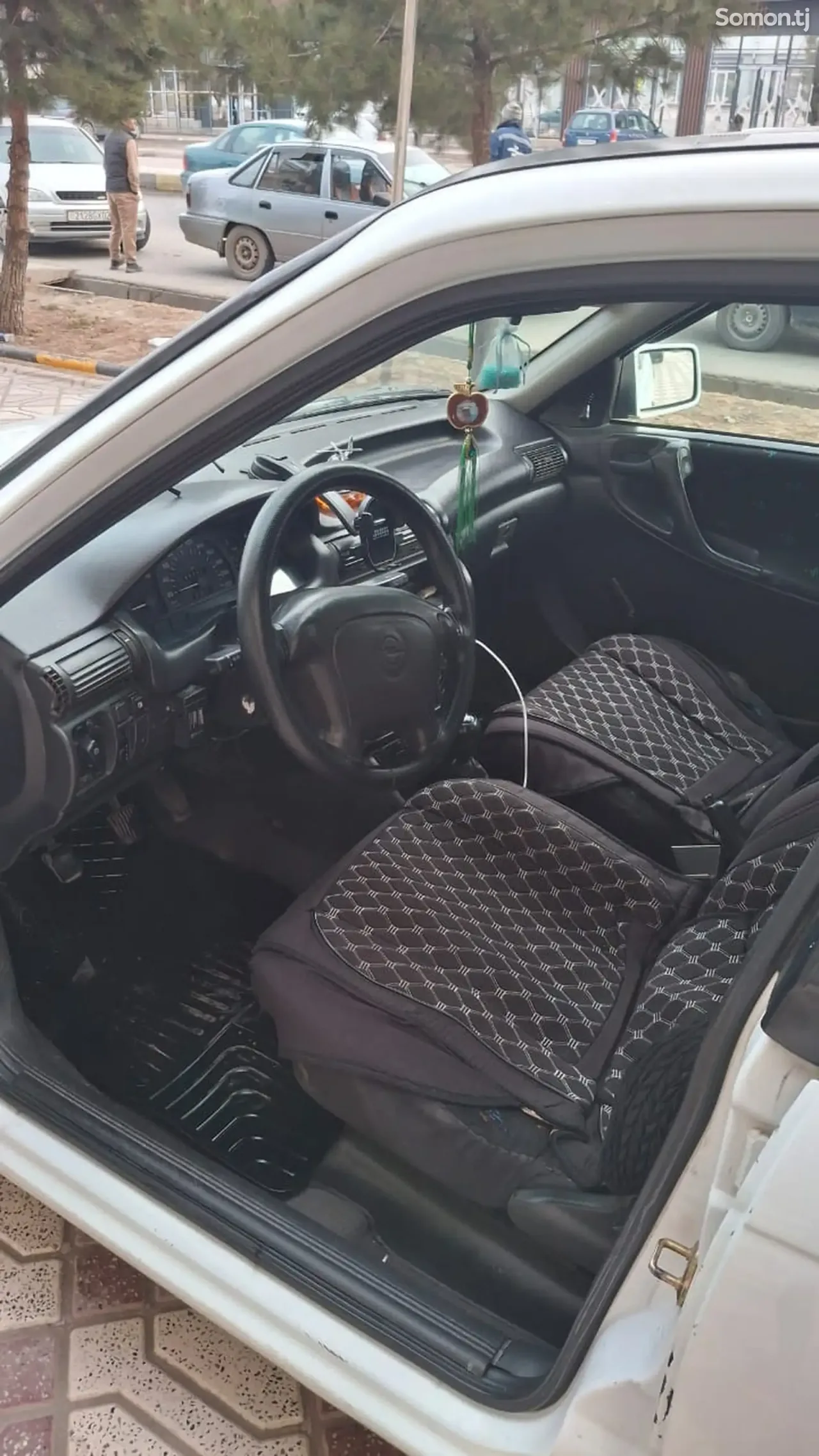 Opel Astra F 1994 · 1.6 MT