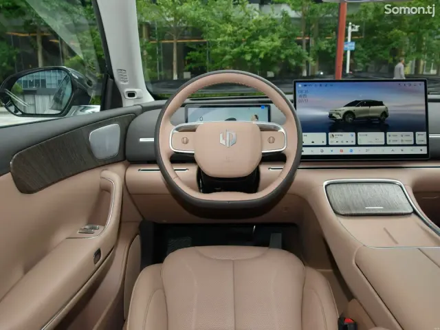 Leapmotor C11 2025 · AT