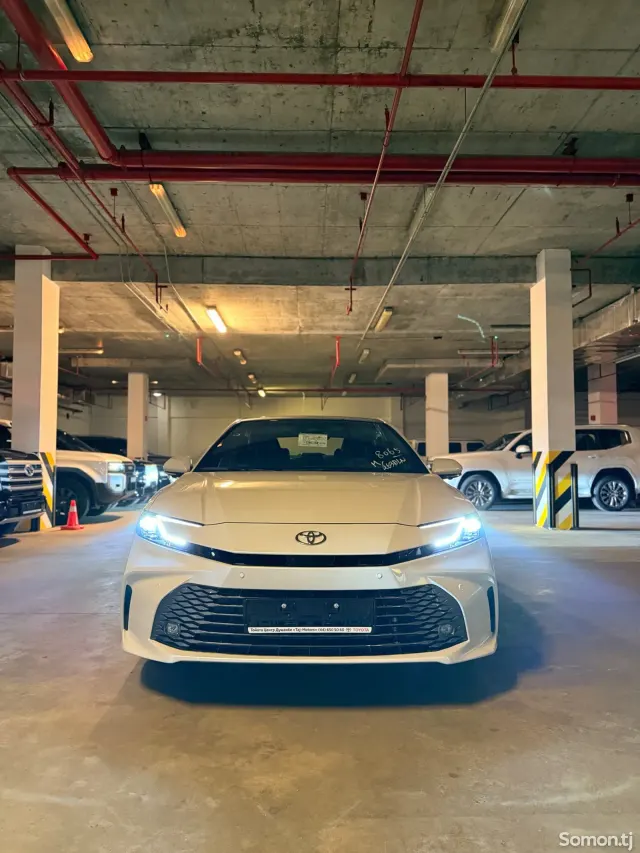 Toyota Camry 2025 · 2.5 AT