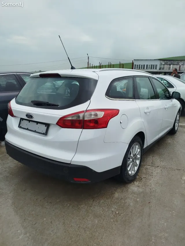 Ford Focus 2013 · 1.6 AT