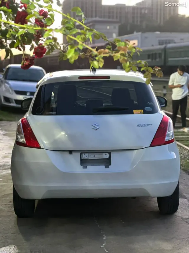 Suzuki Swift 2014 · 1.3 AT
