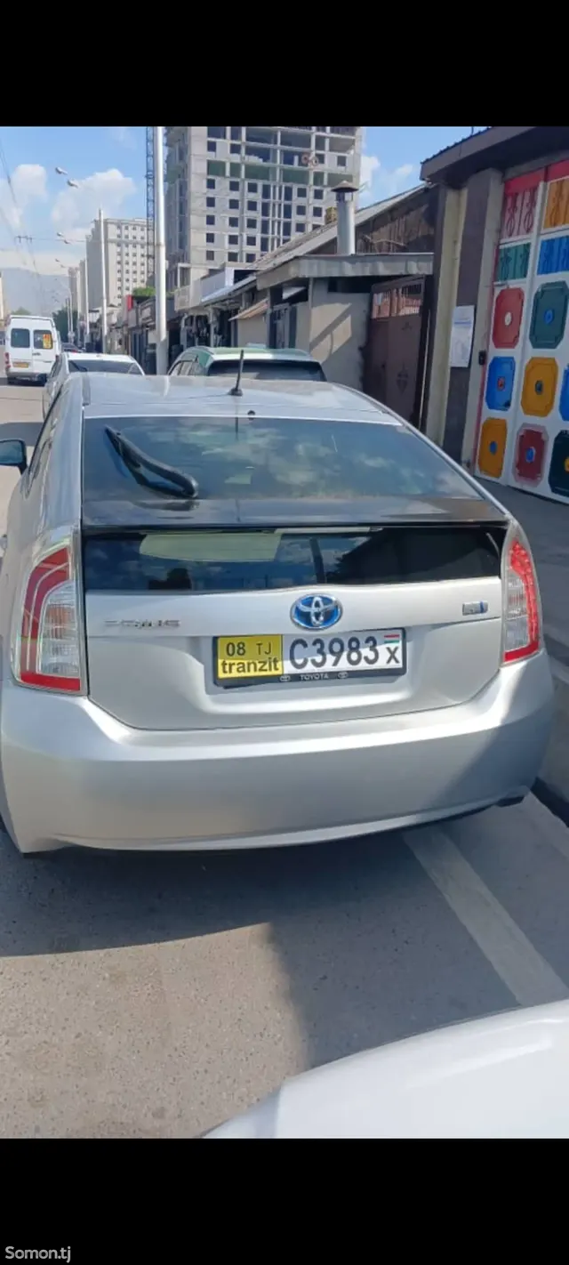 Toyota Prius 2013 · 1.8 CVT