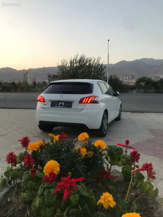 Peugeot 308 2015 · 1.6 AT