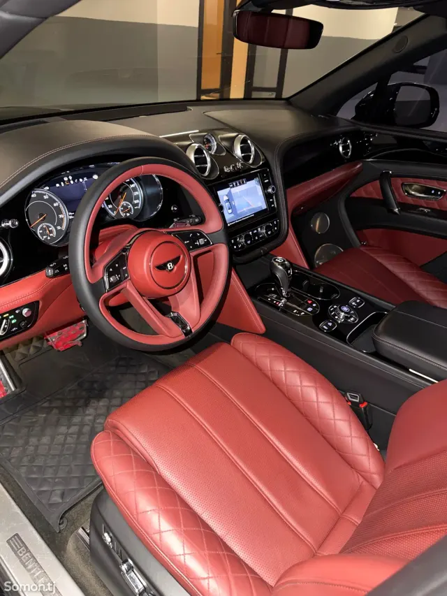 Bentley Bentayga 2018 · 6.0 AT