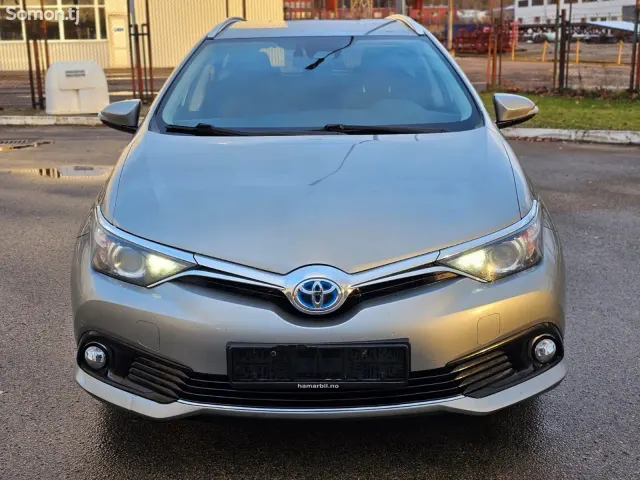 Toyota Auris 2015 · 1.8 AT