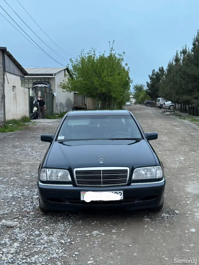 Mercedes-Benz C class 2000 · 2.2 AT