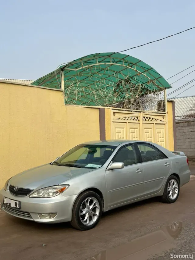Toyota Camry 2003 · 2.4 AT