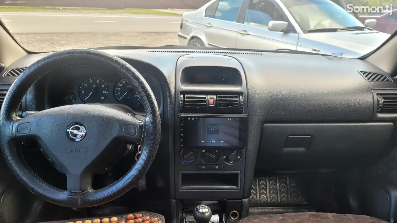 Opel Astra G 1998 · 1.6 MT