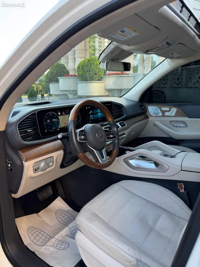 Mercedes-Benz GLS 2020 · 4.5 AT