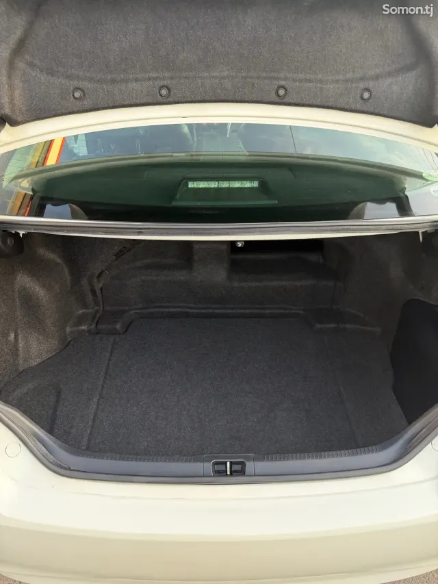 Toyota Camry 2015 · 2.5 AT