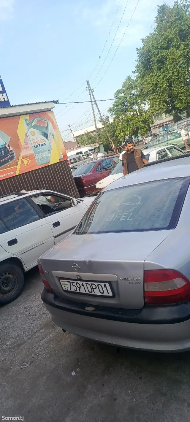 Opel Vectra C 1996 · 1.6 MT