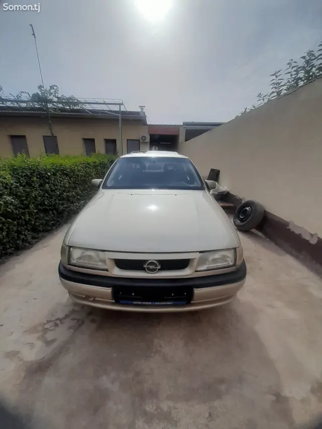Opel Vectra A 1994 · 1.6 MT