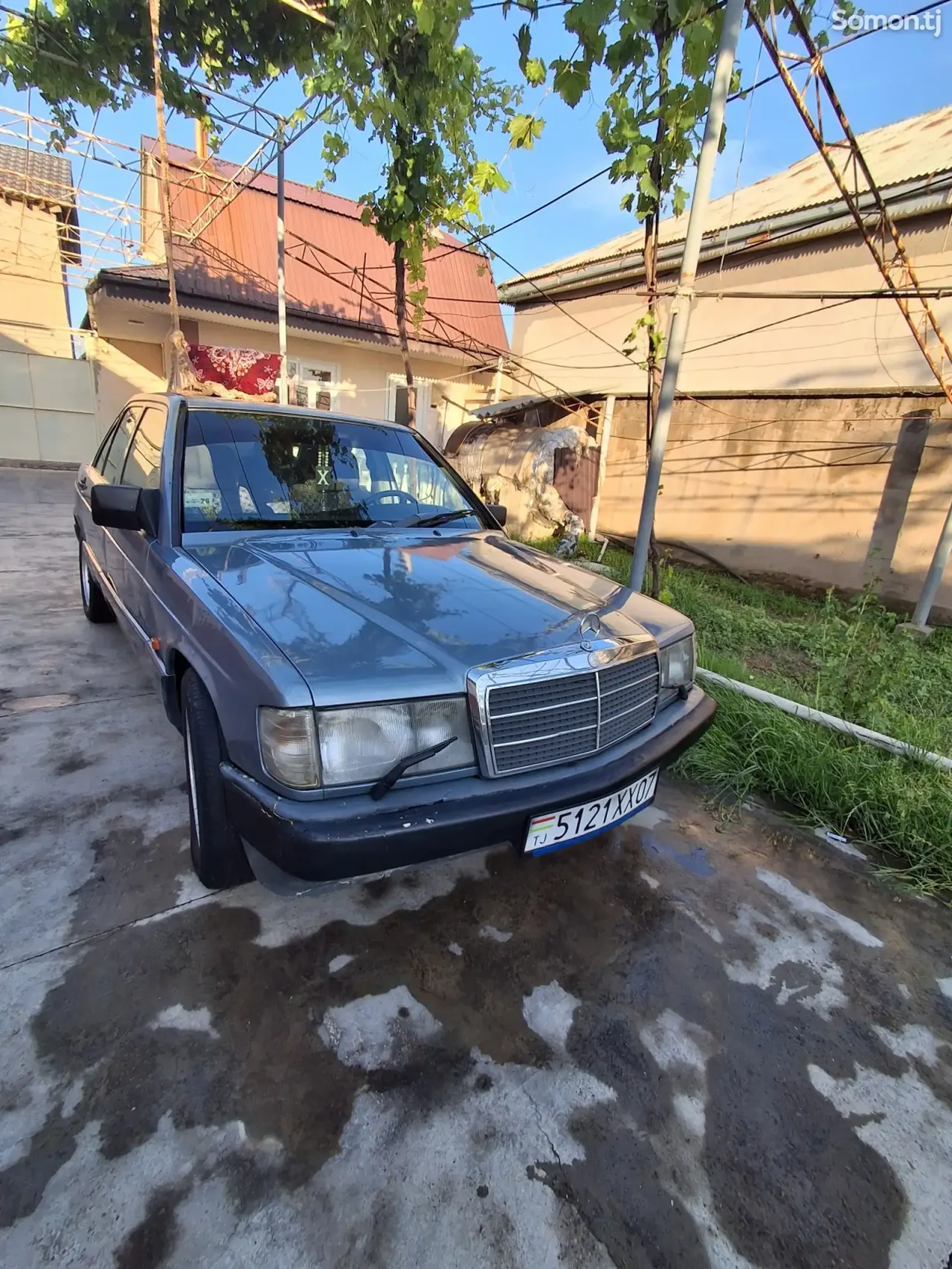Mercedes-Benz W201 1989 · 2.0 MT