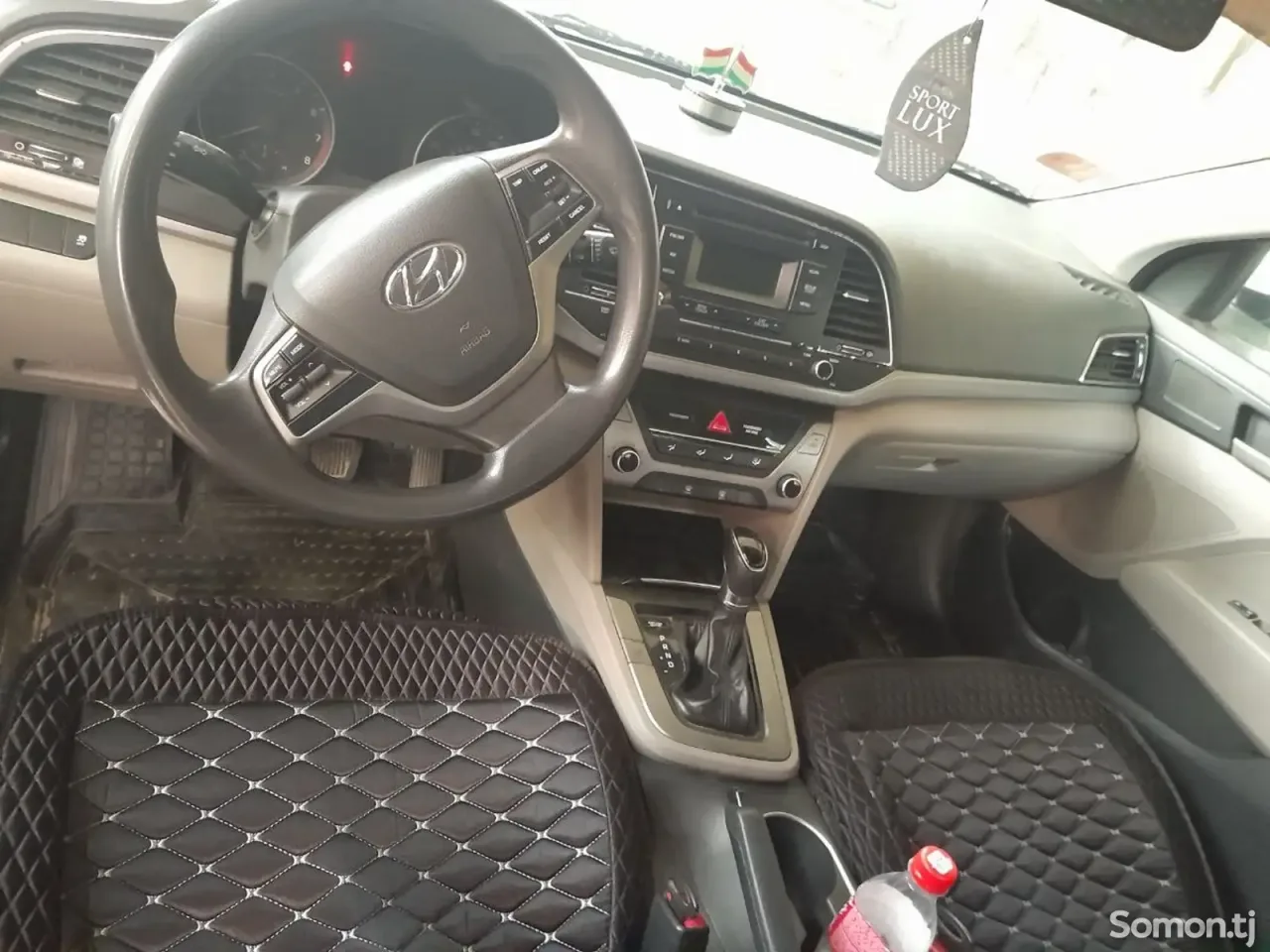 Hyundai Elantra 2017 · 2.0 AT