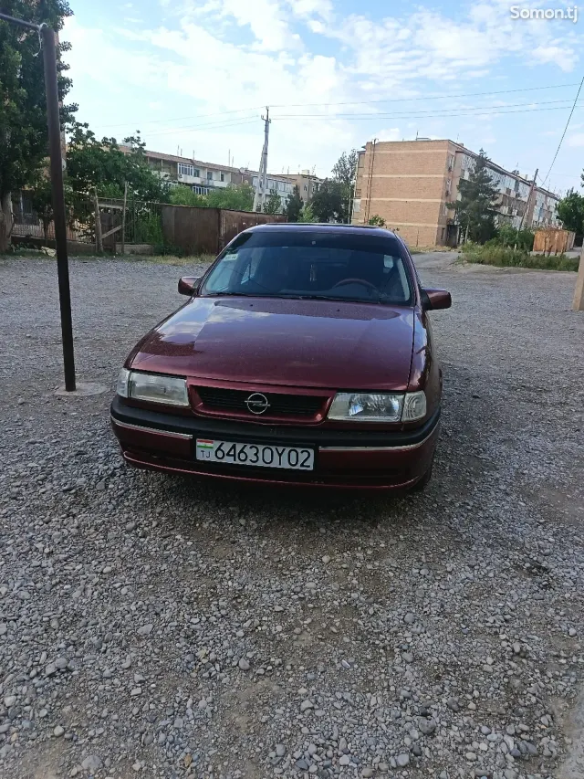 Opel Vectra A 1993 · 1.6 MT