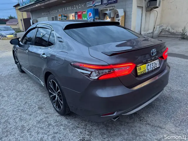 Toyota Camry 2018 · 2.5 AT