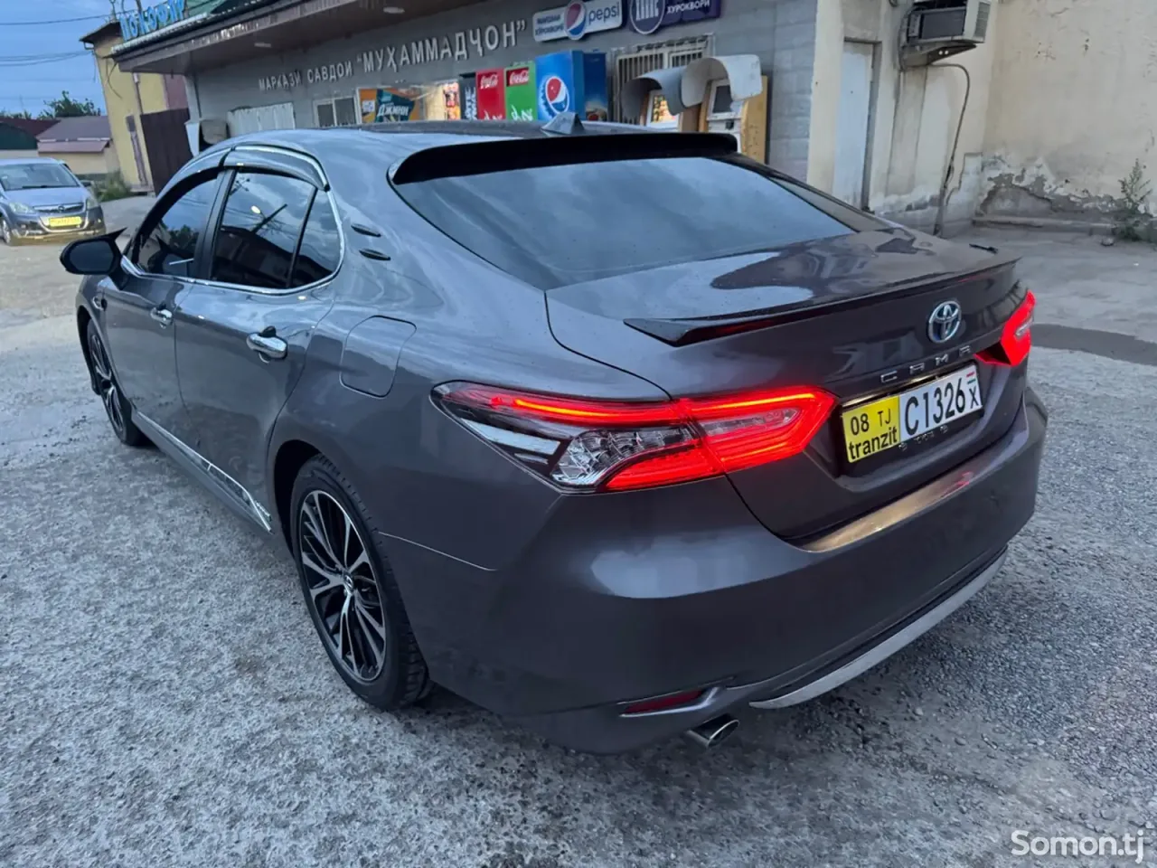 Toyota Camry 2018 · 2.5 AT