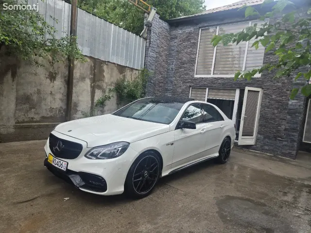 Mercedes-Benz E class 2010 · 3.5 AT