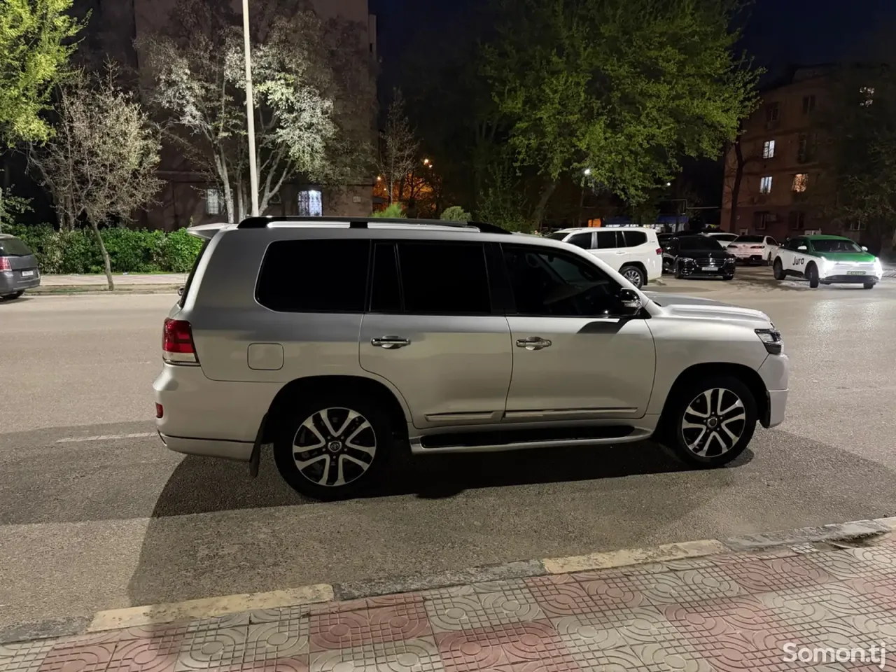Toyota Land Cruiser 2018 · 4.7 AT