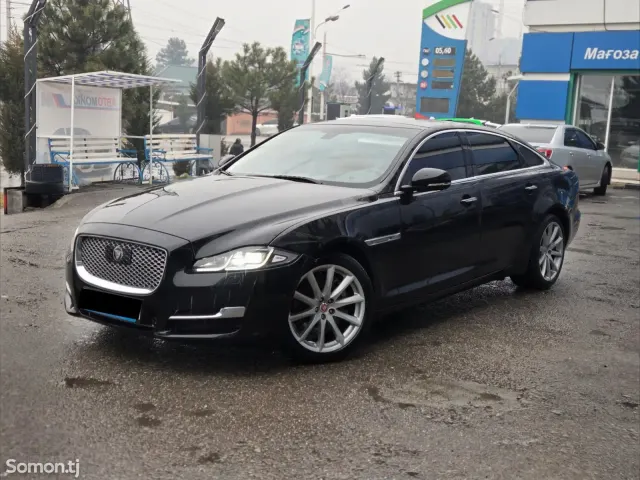 Jaguar Другая модель 2018 · 3.0 AT