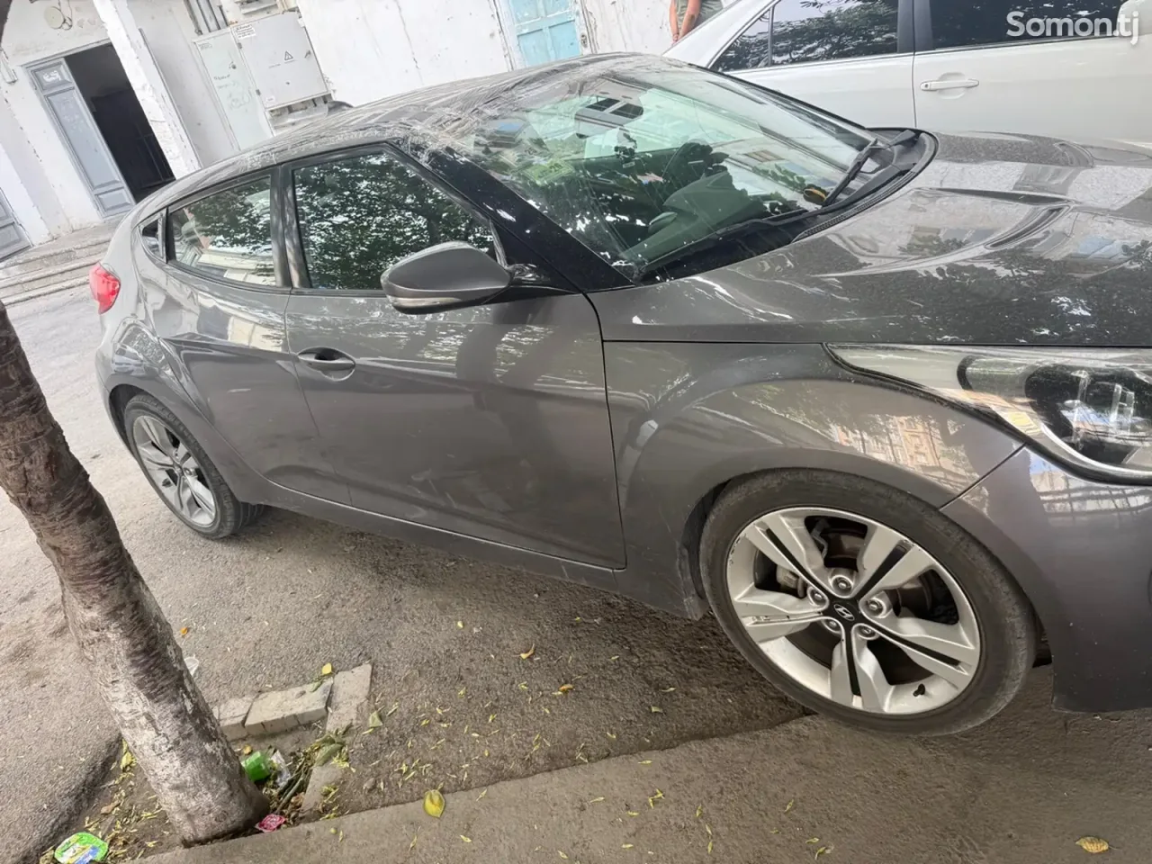 Hyundai Veloster 2011 · 1.6 AT