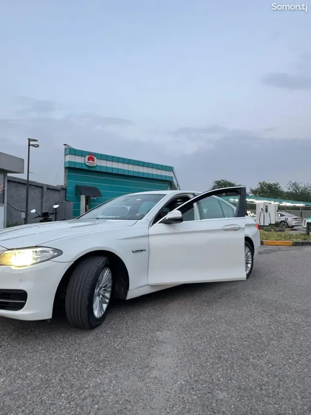 BMW 5 series 2014 · 2.0 AT