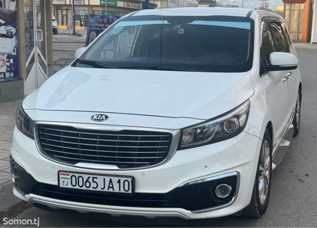Kia Carnival 2015 · 2.2 AT