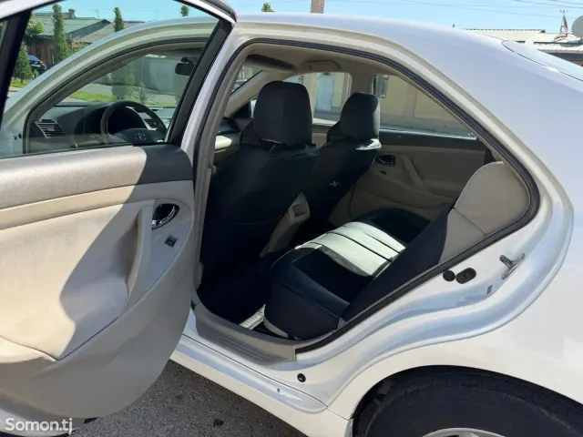 Toyota Camry 2010 · 2.5 AT
