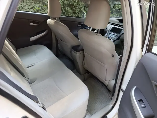 Toyota Prius 2010 · 1.8 AT