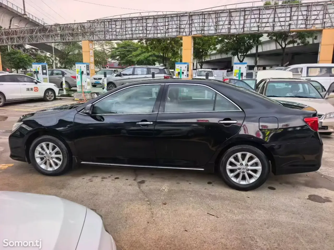 Toyota Camry 2014 · 2.0 AT