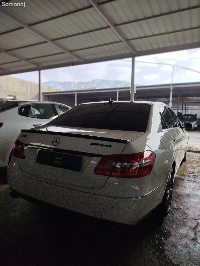 Mercedes-Benz E class 2011 · 2.0 AT