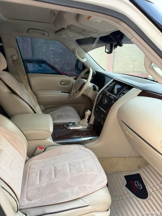 Nissan Patrol 2014 · 5.7 AT