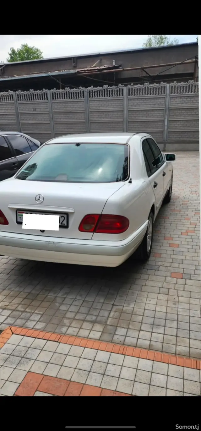 Mercedes-Benz E class 1997 · 2.0 MT