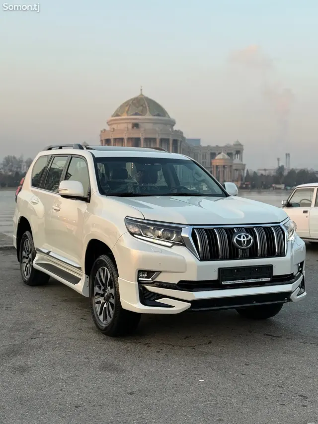 Toyota Land Cruiser Prado 2023 · 4.0 AT