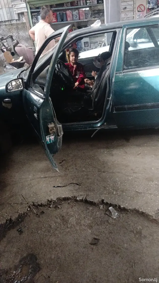 Daewoo Espero 1996 · 1.8 MT