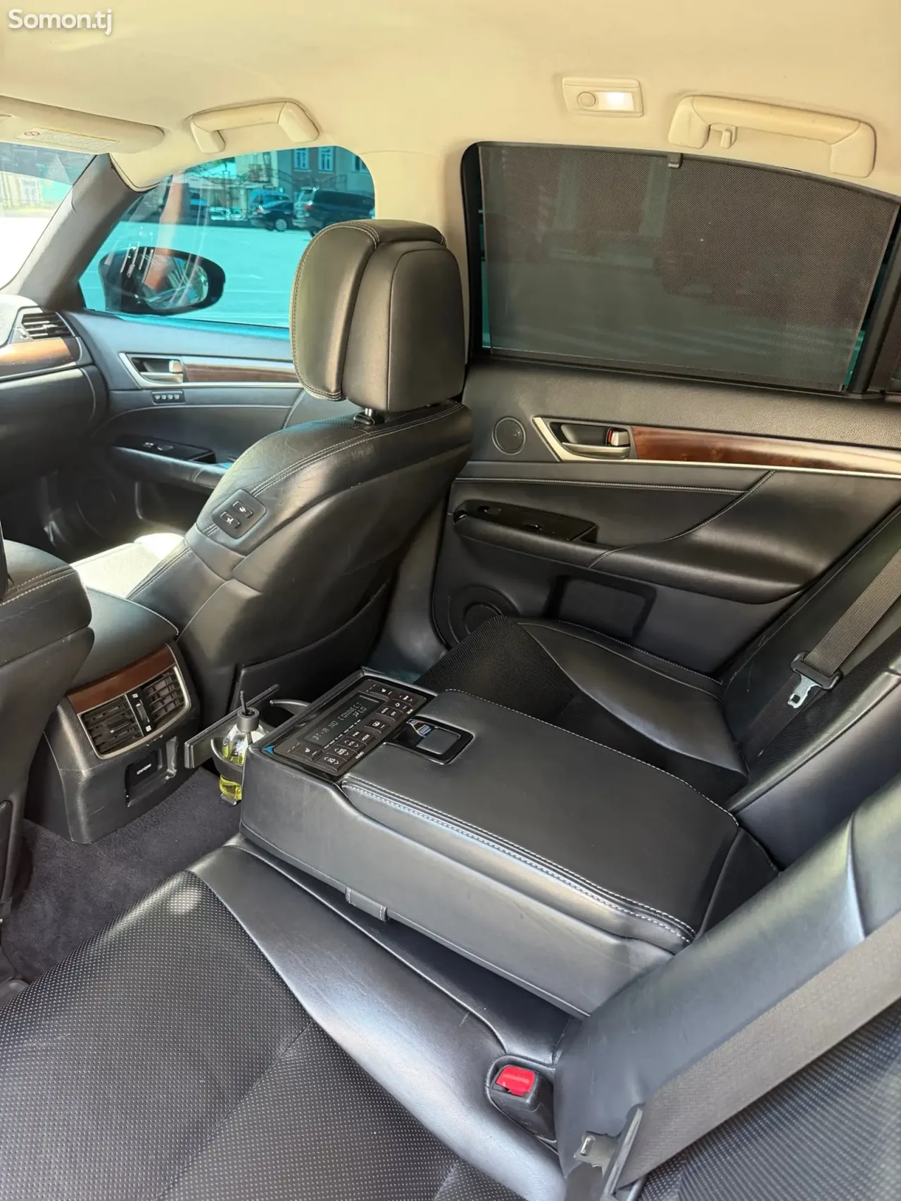 Lexus GS series 2013 · 4.5 AT