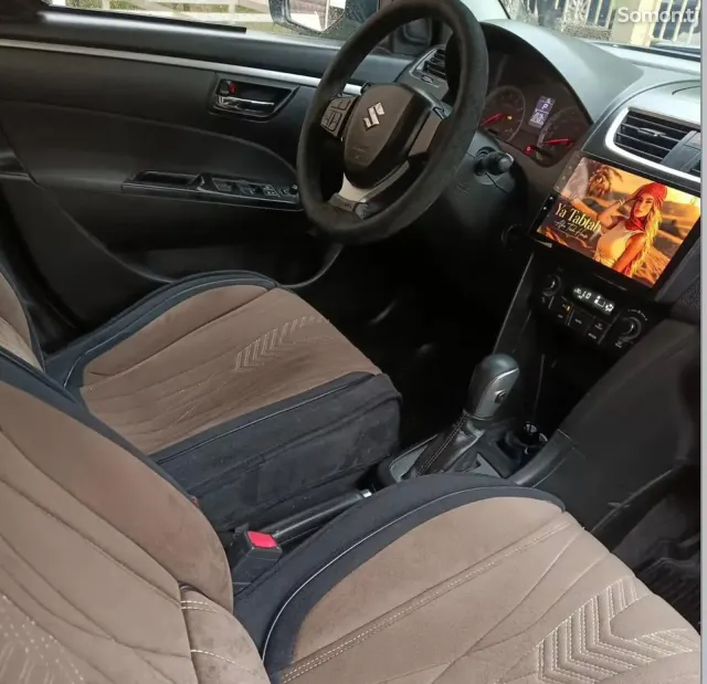 Suzuki Swift 2011 · AT